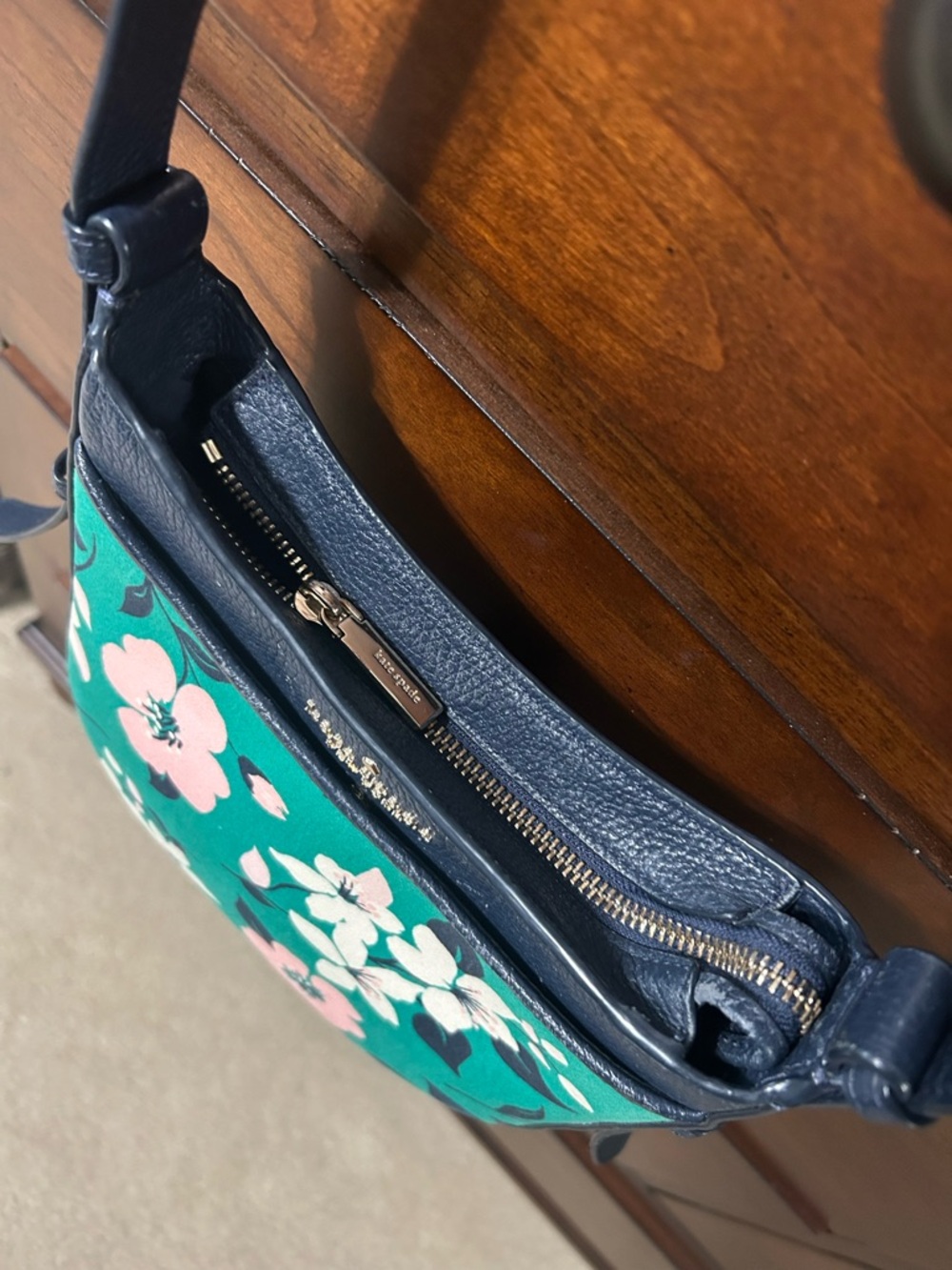 Kate Spade New York LEILA NORTH SOUTH CROSSBODY floral green bag - Picture 6 of 6